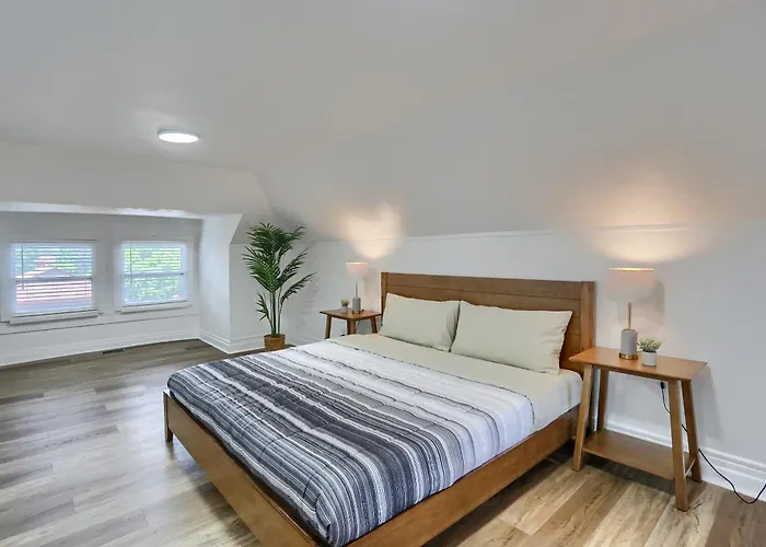 Dormont, Potomac 2a Spacious And Modern Private Bedroom With Shared Bathroom * Pittsburgh