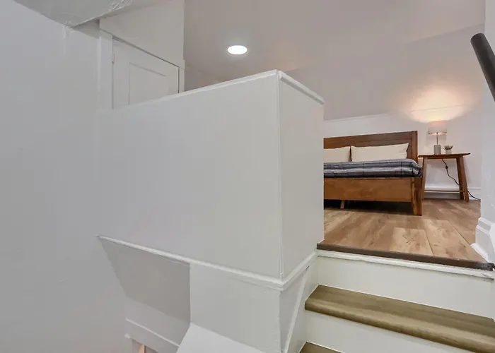 Dormont, Potomac 2a Spacious And Modern Private Bedroom With Shared Bathroom Privatunterkunft *