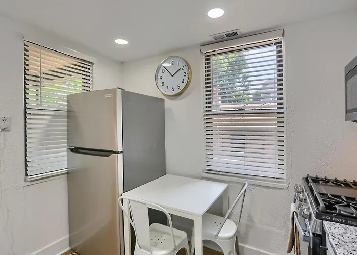 Dormont, Potomac 2a Spacious And Modern Private Bedroom With Shared Bathroom Pittsburgh