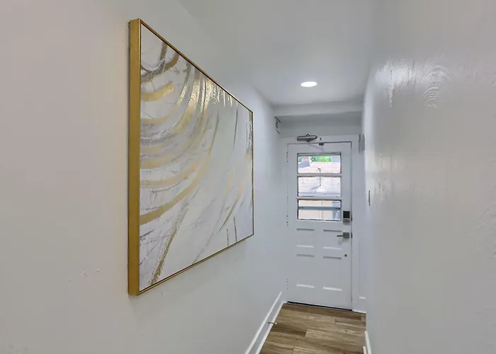 Privatunterkunft Dormont, Potomac 2a Spacious And Modern Private Bedroom With Shared Bathroom *